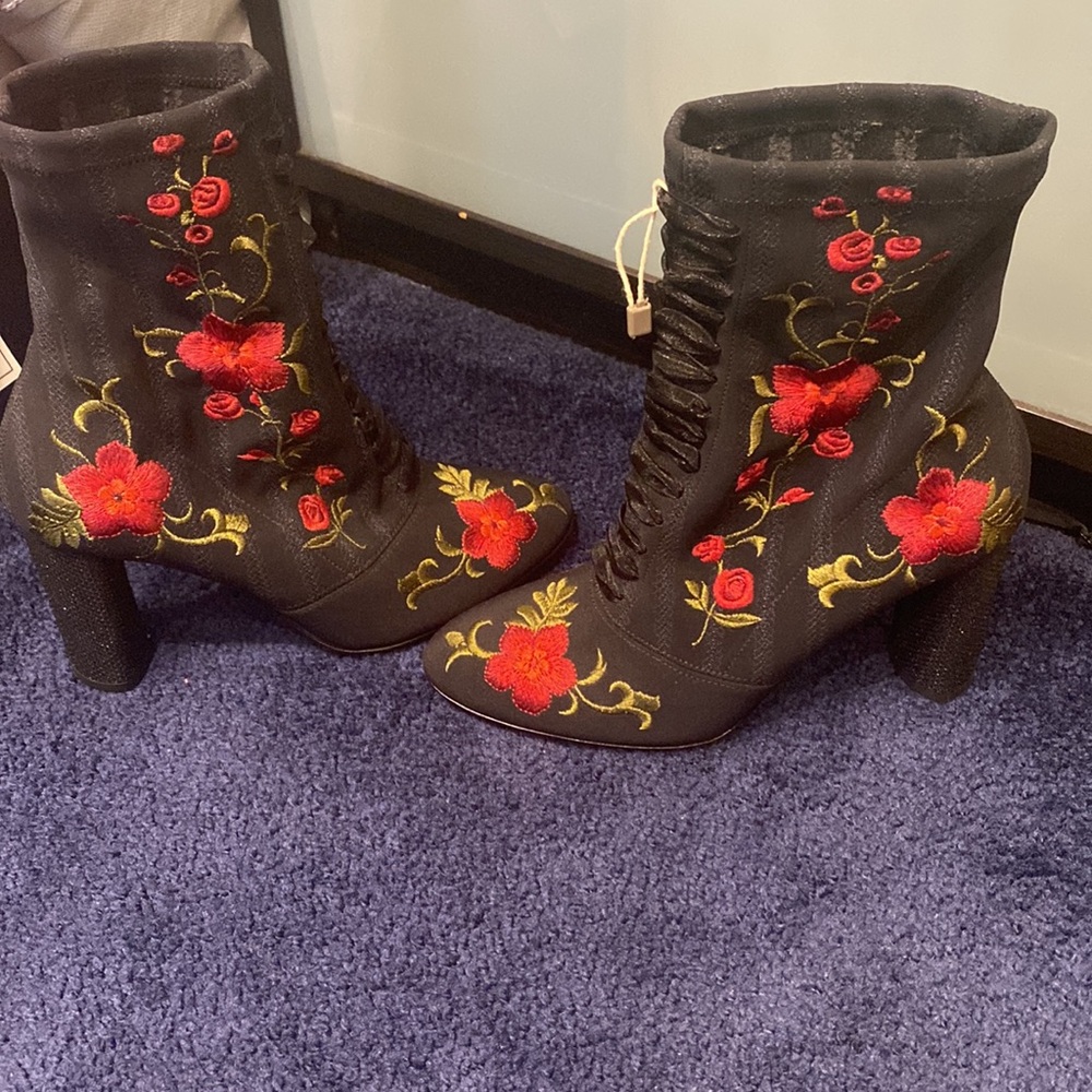 Guglielmo Rotta black booties with floral embroidery, size 36